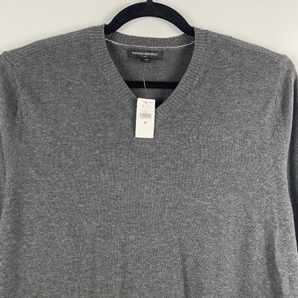 Banana Republic V Neck Sweater Mens Medium Cotton Gray Pullover Basic - Picture 2 of 10